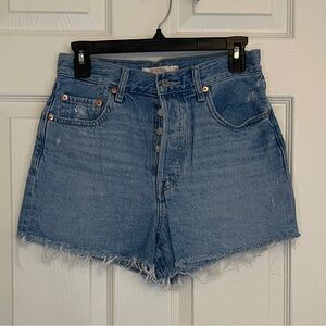Levi’s Ribcage Shorts